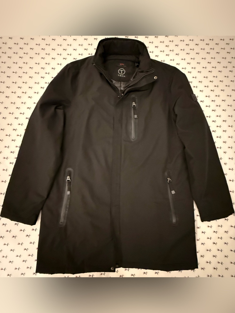 Tumi Tech Insulated Travel Trench Coat / Jacket – Men’s Size M – Black – EUC